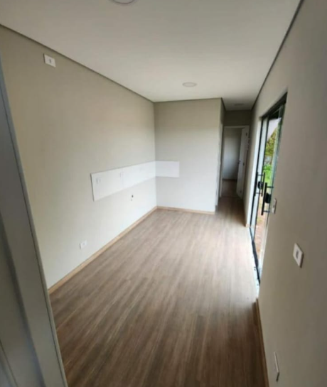 Segundo quarto com piso amadeirado