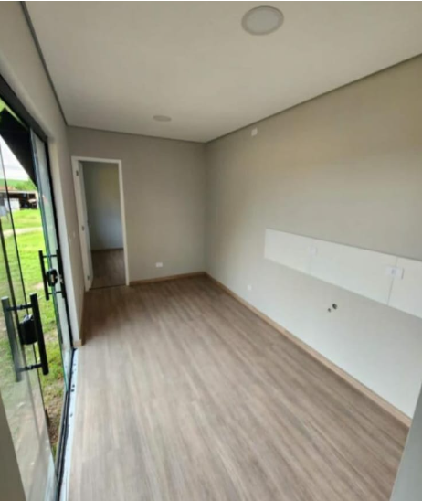 Quarto com acesso ao corredor